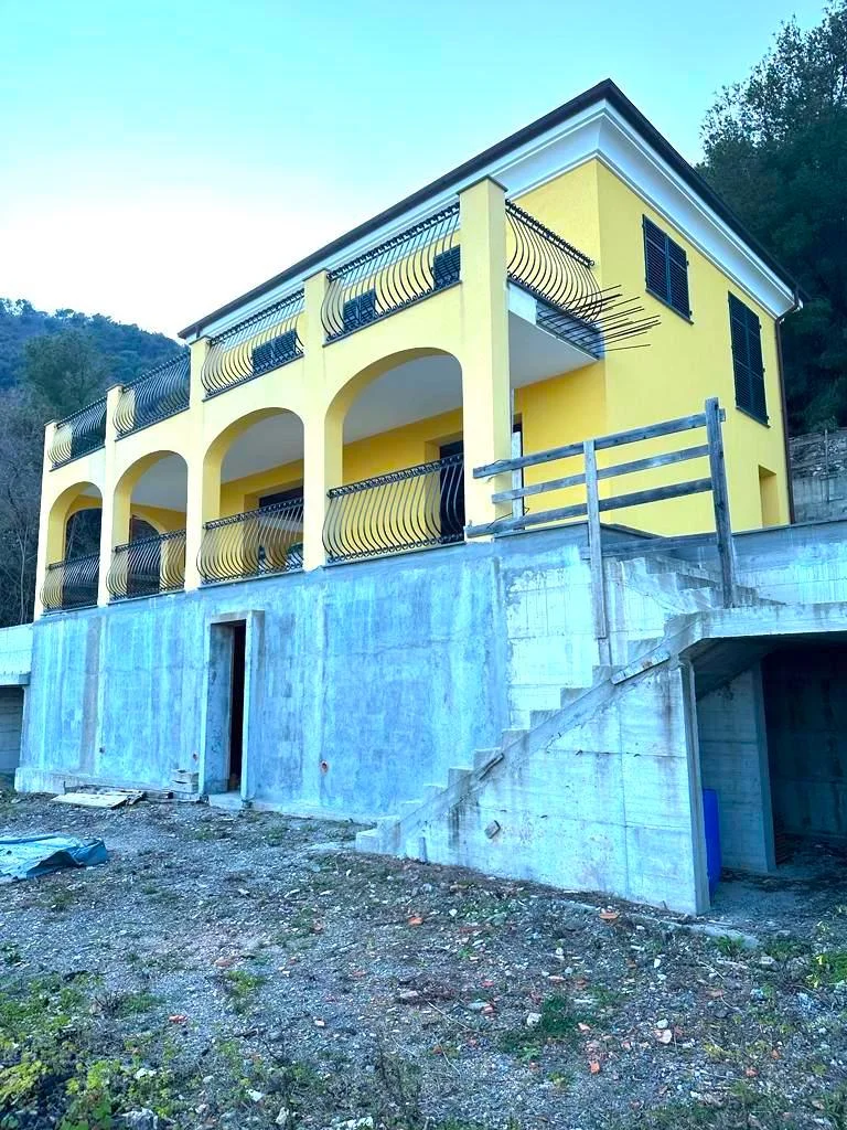 VILLA Nuova ad ALASSIO