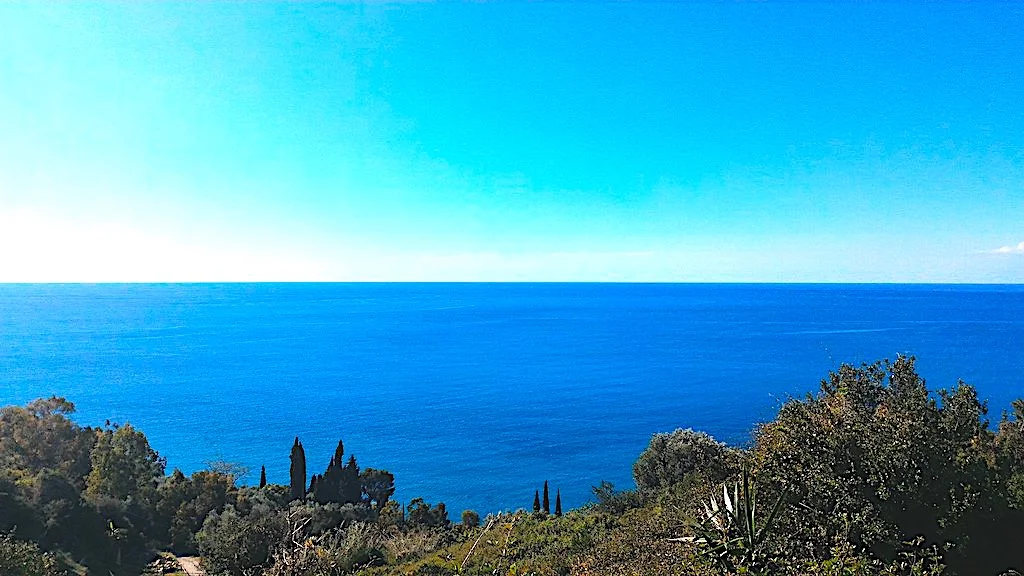 TERRENO FRONTE MARE